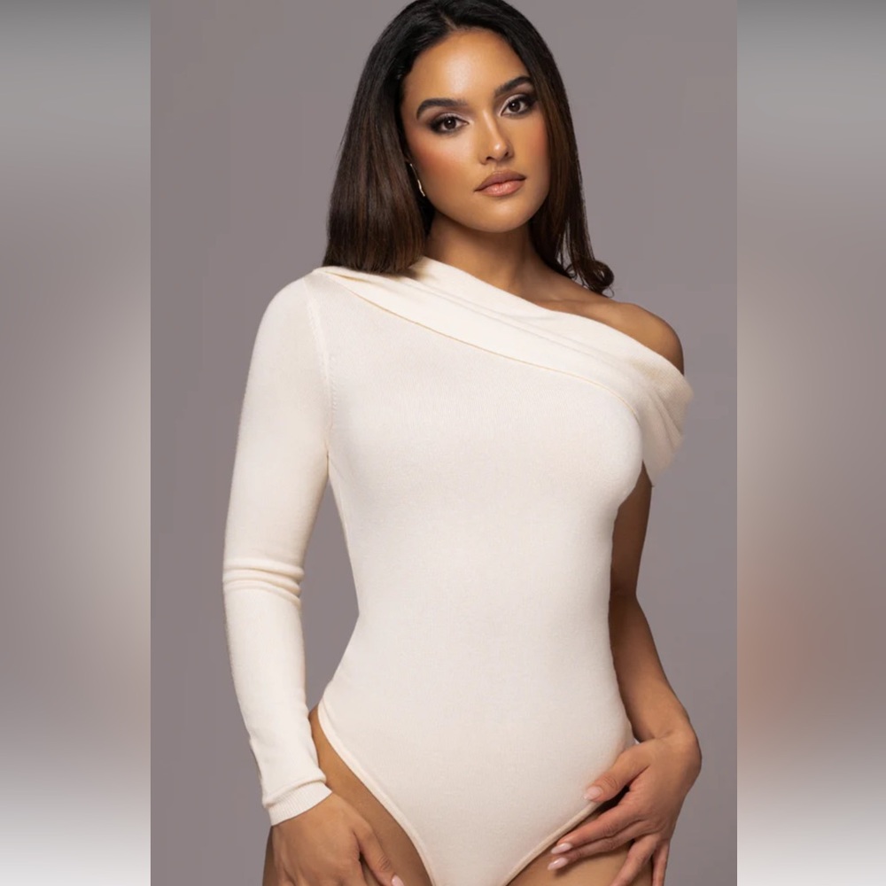 JLUXLABEL NWT- SMALL- IVORY ZOIE KNIT ONE SHOULDER BODYSUIT